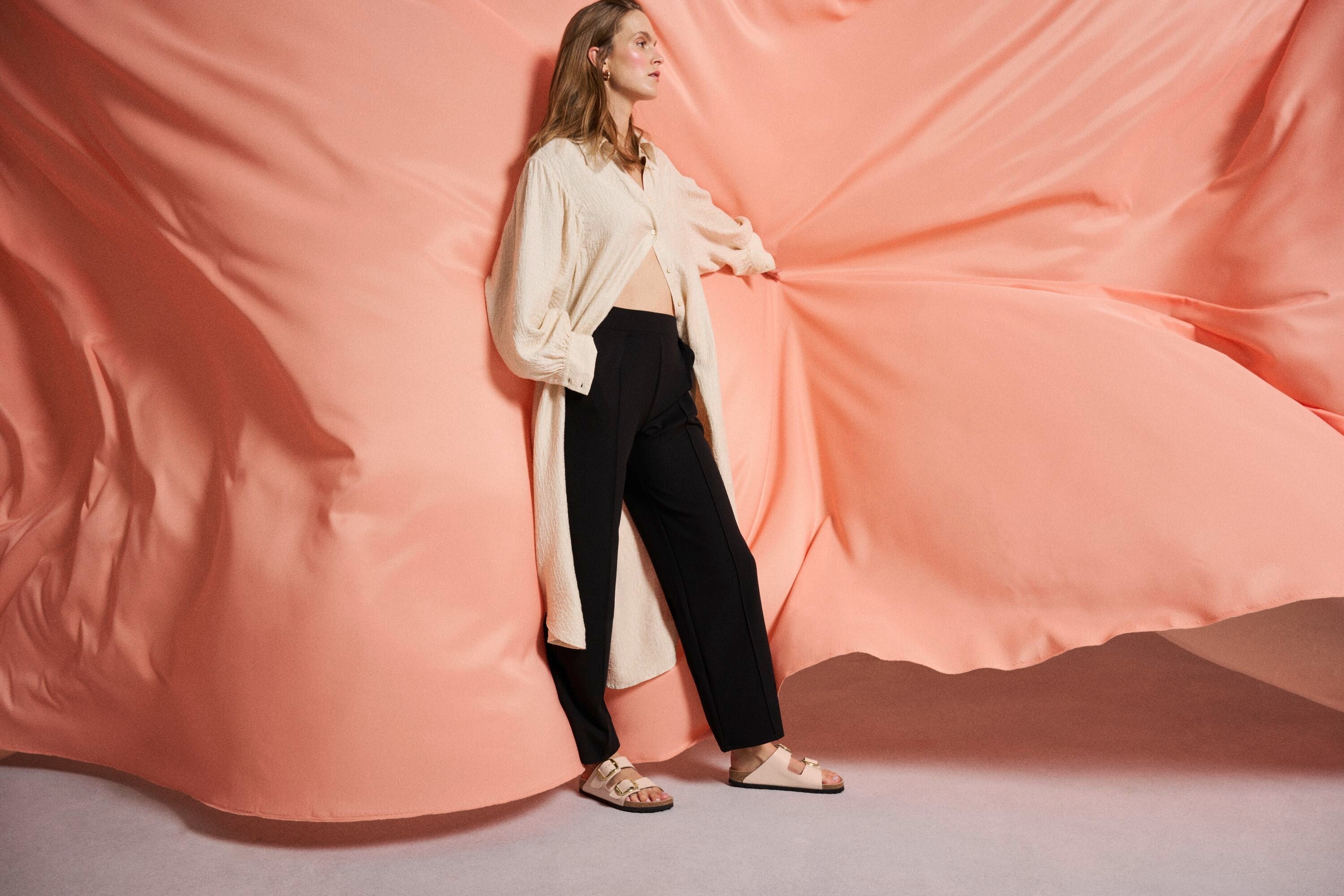 Arizona Classic Footbed: Big Buckle High Shine Beige